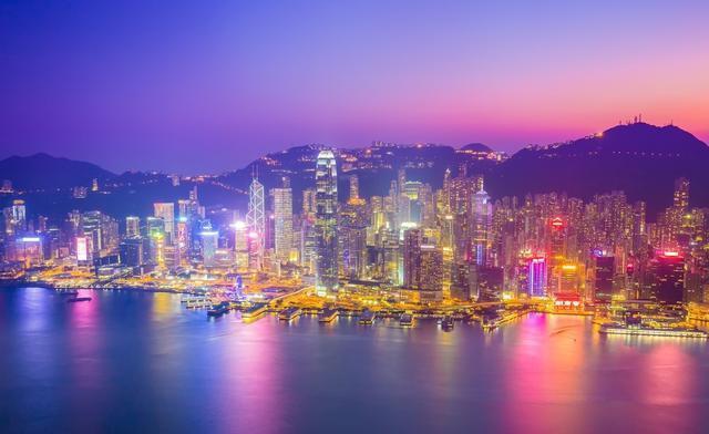 新闻中心 行业资讯 这幅美丽的夜景,便是世界三大夜景之一的维多利亚